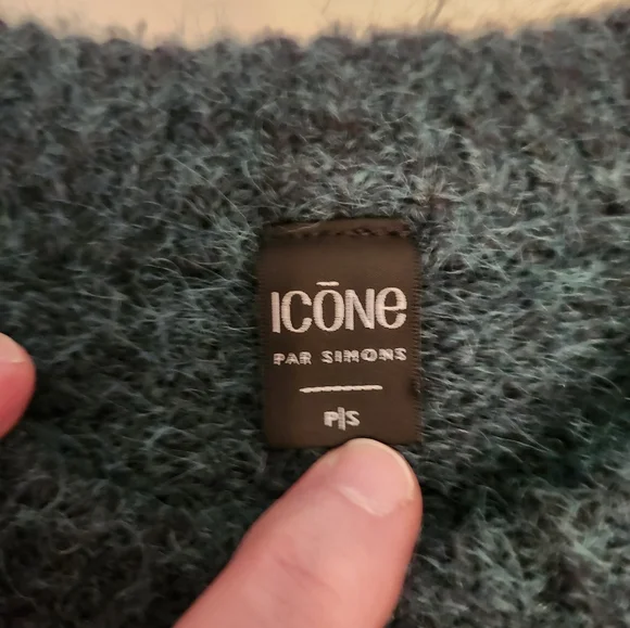 Cozy Cropped Fuzzy Knit Sweater | Size Small | Soft & Trendy - Picture 3 of 9